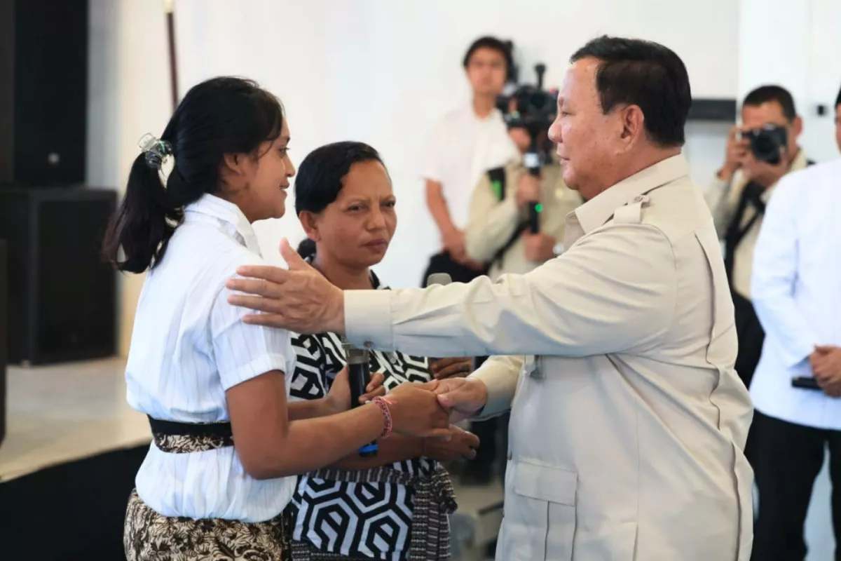 Prabowo Berharap Siswa Sekolah Rakyat Angkat Derajat Keluarga