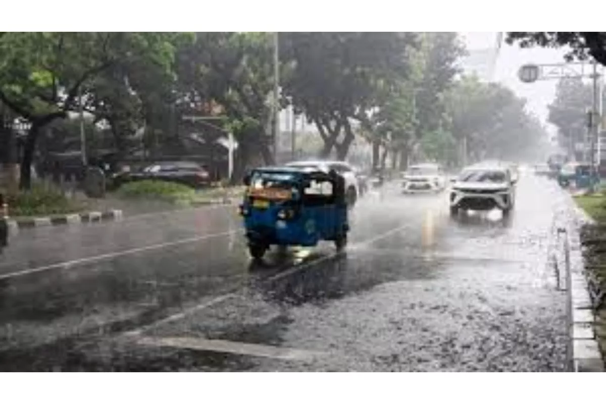 Hujan Ringan Basahi Wilayah Jakarta Siang Hingga Malam pada Jumat