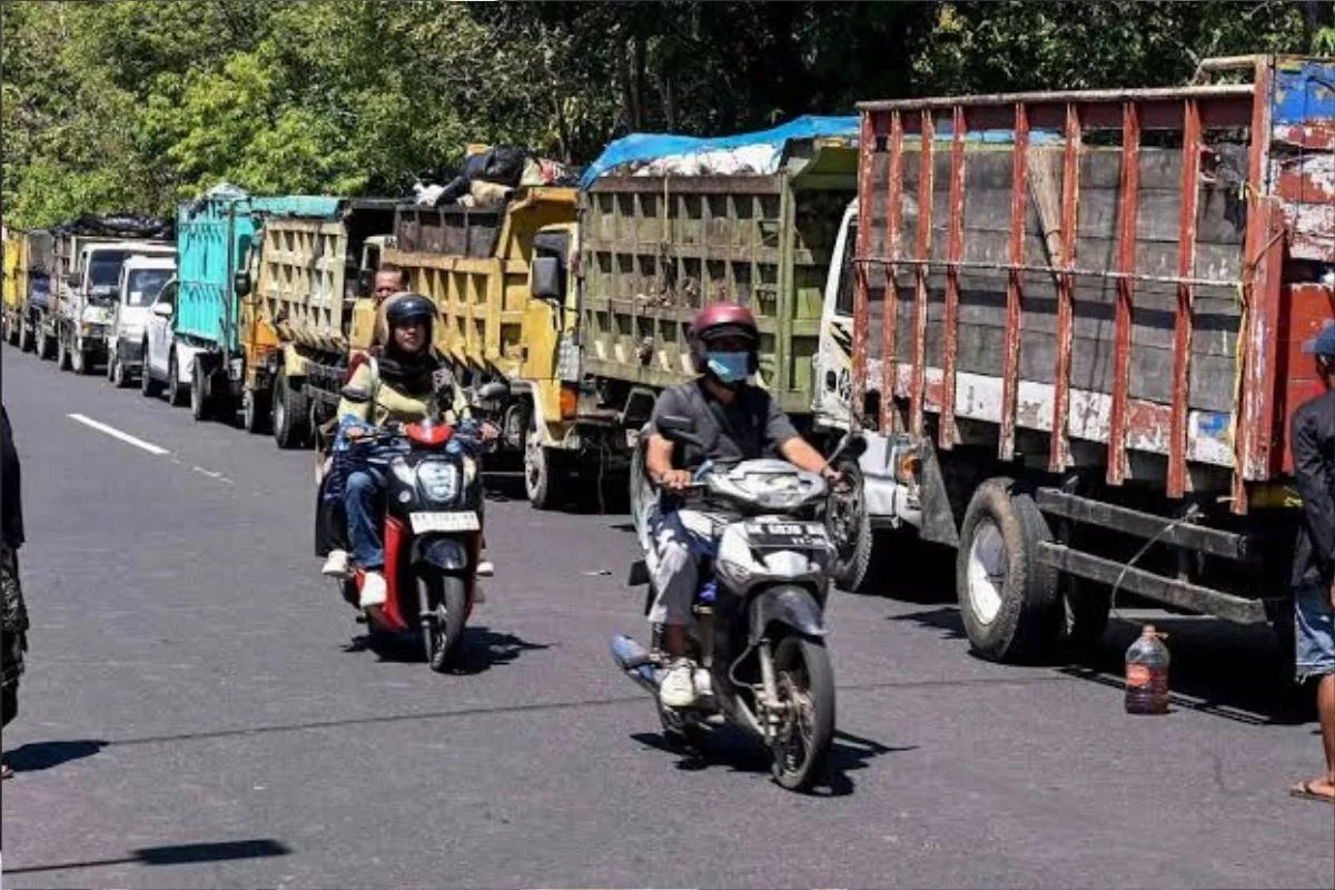 Pembatasan Solar Bikin Ritase Menurun dan Picu Antrean Panjang
