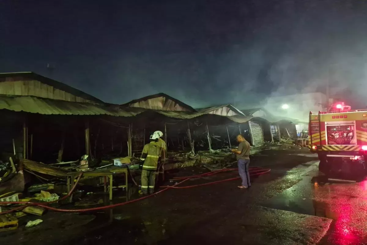 Kebakaran Pasar Kanjengan Semarang Hanguskan Puluhan Kios Pedagang