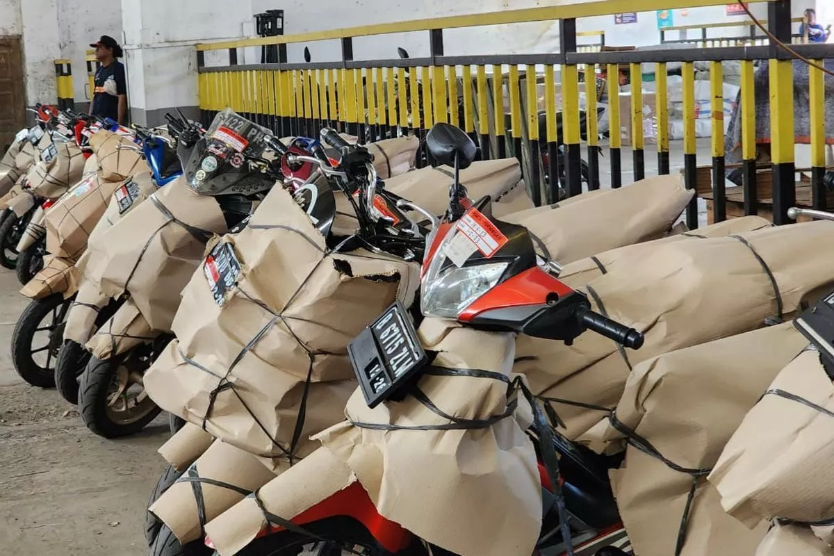 Begini Prosedur Aman Mengirim Motor Listrik Antar-Pulau via Kapal
