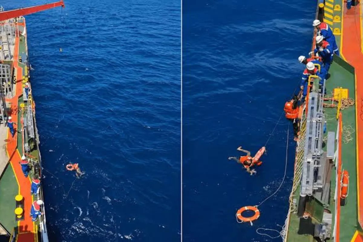Kapal Tanker Evakuasi 17 Korban KMP Mutiara Sentosa 2 Di Laut Jawa Ya