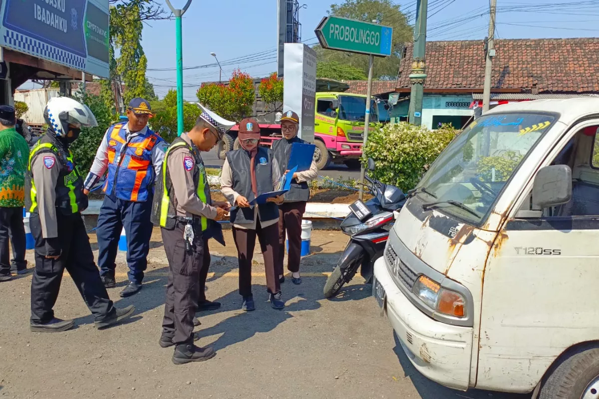 Razia Pajak Kendaraan di Bangil Pasuruan Beri Pembebasan Denda Warga