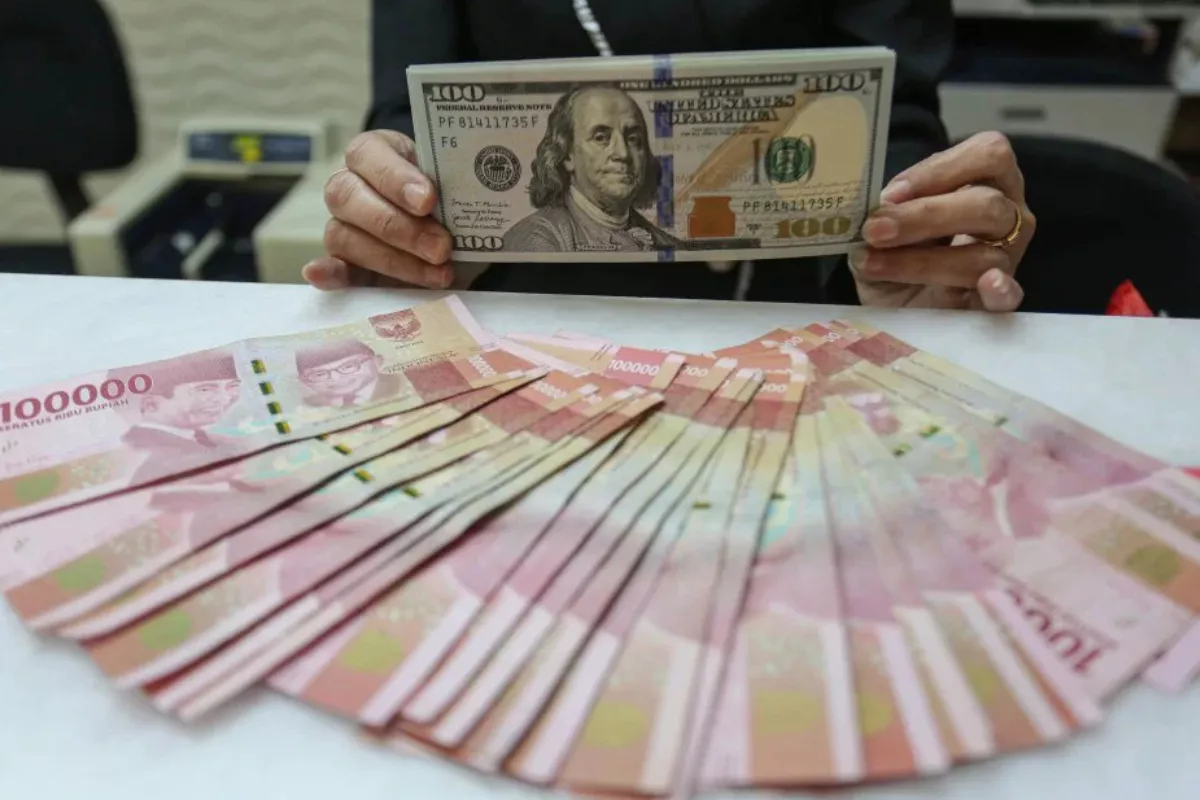 Rupiah Hari Ini Berpotensi Melemah akibat Ketegangan Global 2026