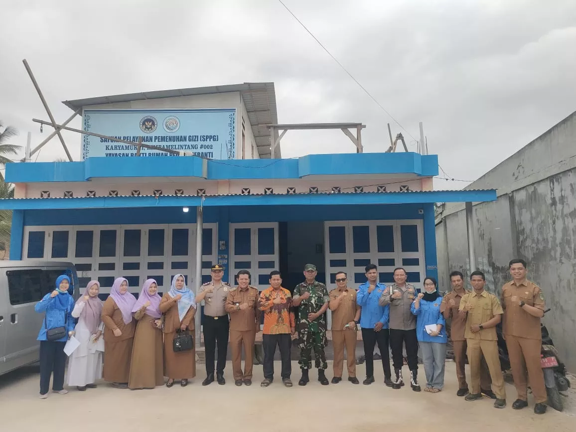 Kapolsek Rimba Melintang Pantau Distribusi Makanan Bergizi Gratis di Karya Mukti Rohil