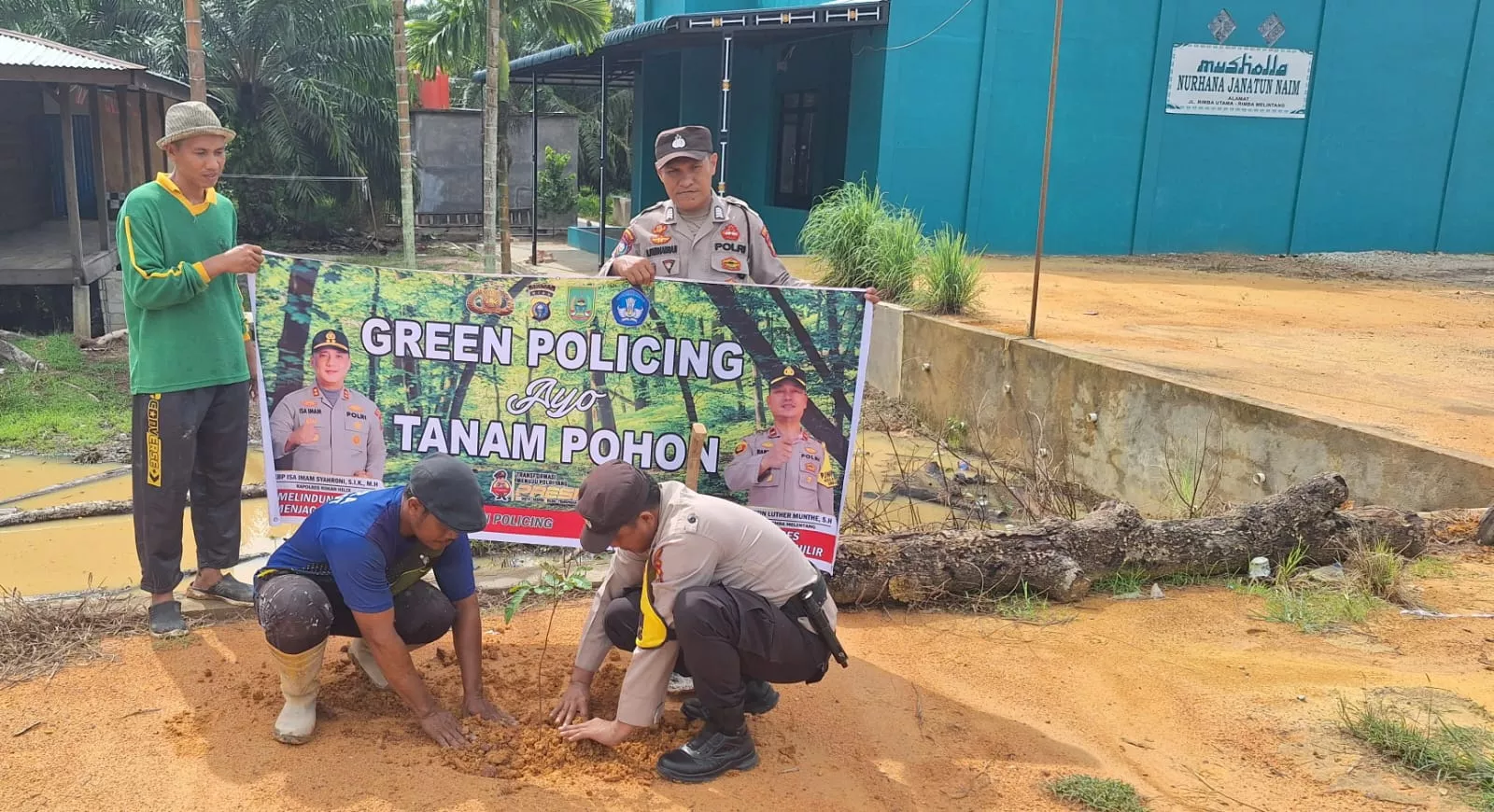 Polsek Rimba Melintang Gaungkan Green Policing dengan Tanam Pohon di Musalla