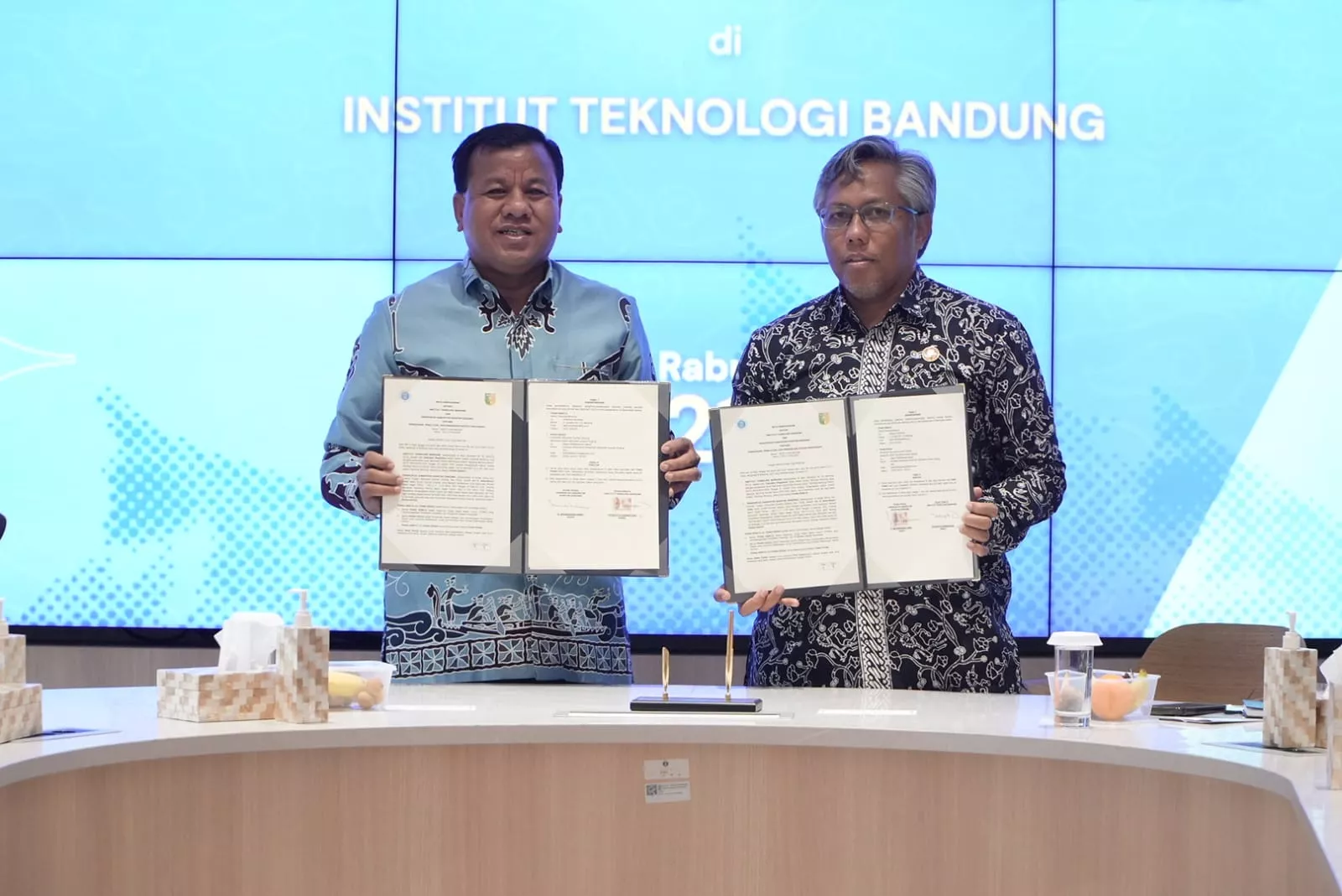 Pemkab Kuansing Teken MoU dengan ITB, Bupati Komitmen Lahirkan SDM Unggul