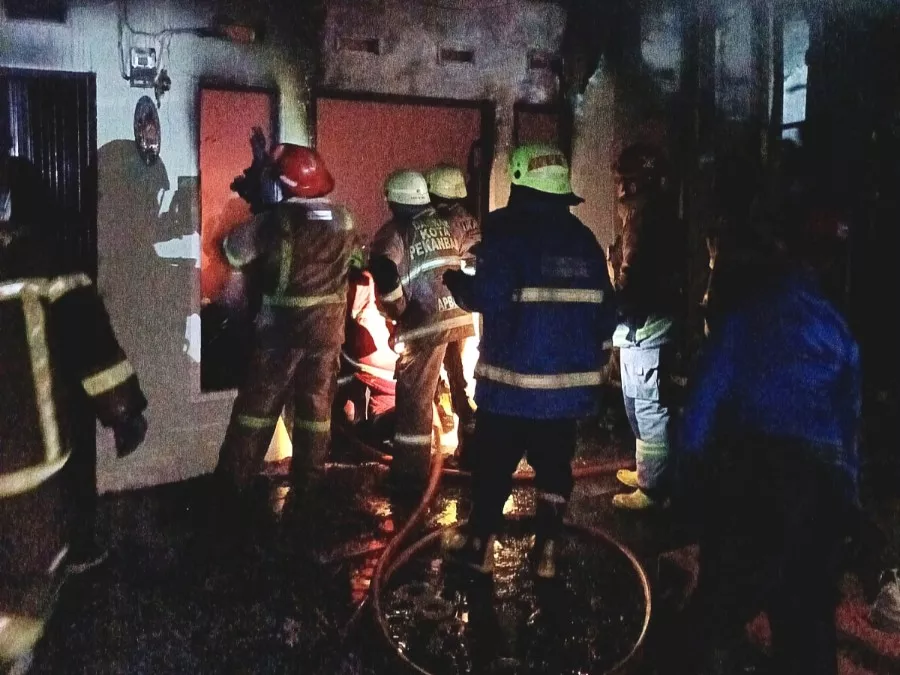 Rumah Warga di Jalan Amalia Pekanbaru Terbakar, Api Padam Setelah 4 Jam