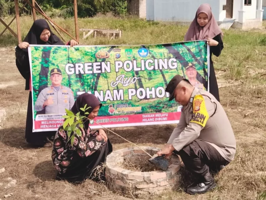 Polisi Hadir Jaga Alam, Polsek Rimba Melintang Green Policing dengan Tanam Pohon