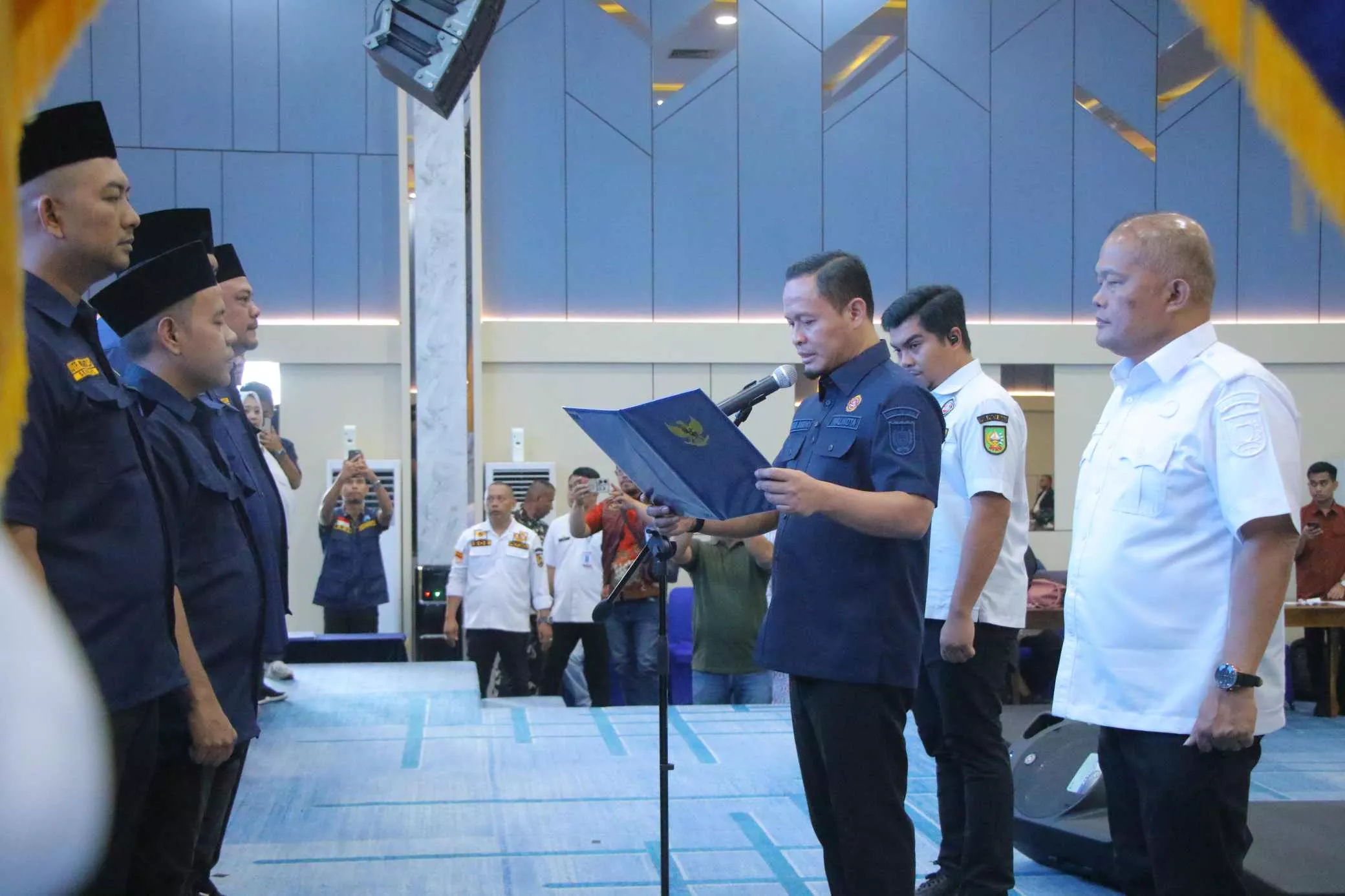 Lantik Pengurus Karang Taruna Pekanbaru, Wako Agung Ajak Kolaborasi Bangun Daerah