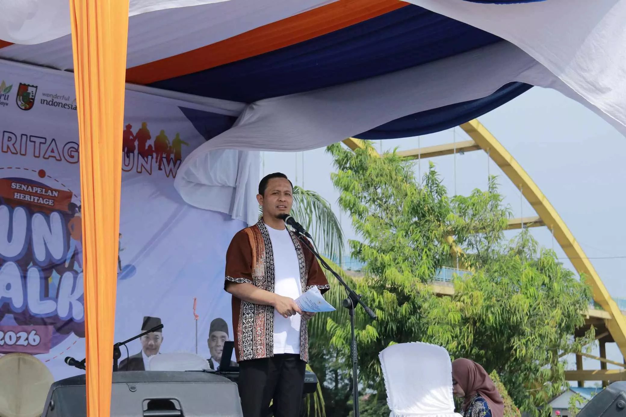 Perkenalkan Sejarah Pekanbaru, Wako Agung Lepas Peserta Senapelan Heritage Fun Walk