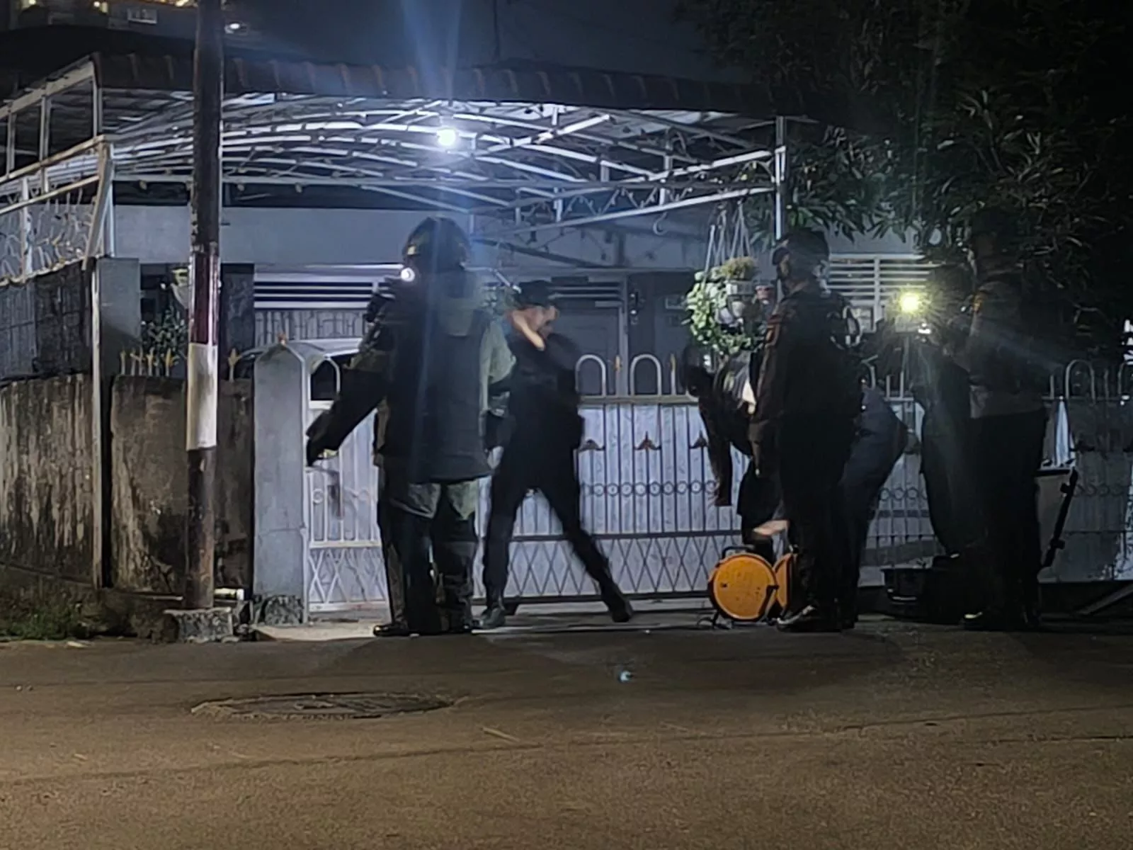 Dua Tas Misterius Gegerkan Jamaah Masjid Al Khairat di Pekanbaru, Polisi Pastikan Bukan Bahan Peledak