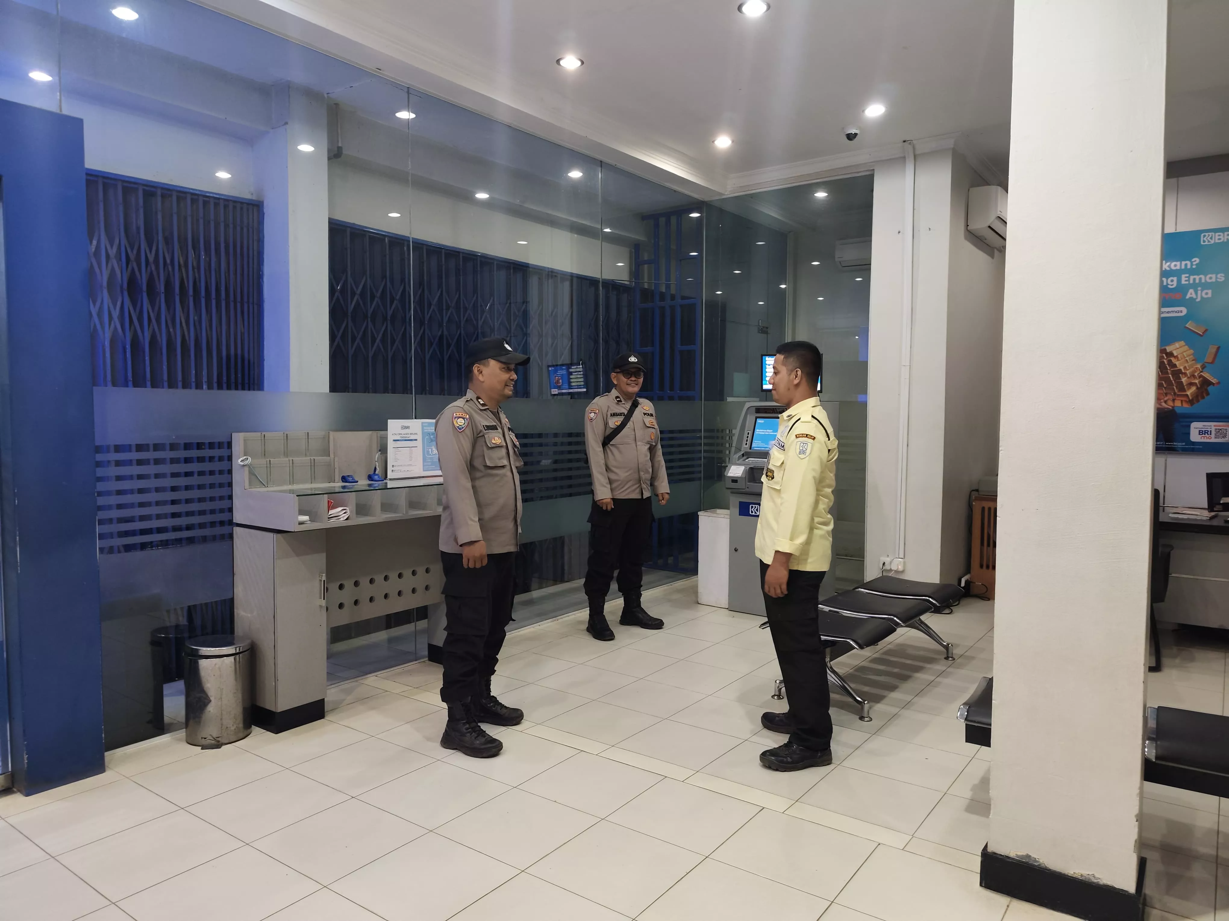 Jelang Ramadan, Polsek Bangko Pusako Patroli Cegah Uang Palsu dan Kejahatan Perbankan