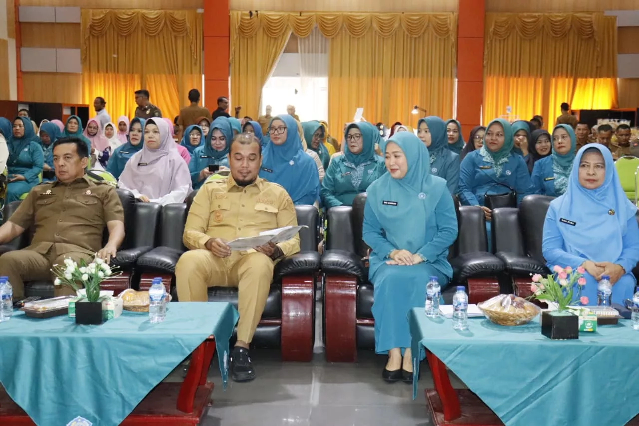 Suci Rahmiani Lantik TP PKK Kecamatan se-Inhu, Bunda PAUD dan Literasi Dikukuhkan