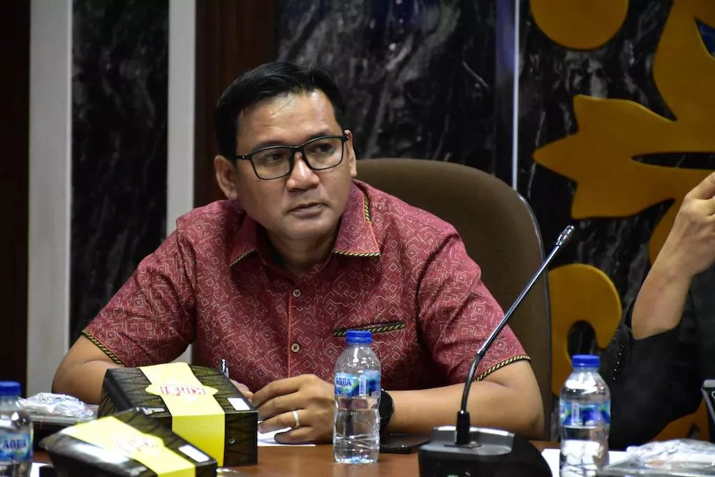 DPRD Pekanbaru Desak Satgas Segera Tertibkan Kabel Fiber Optik Semrawut
