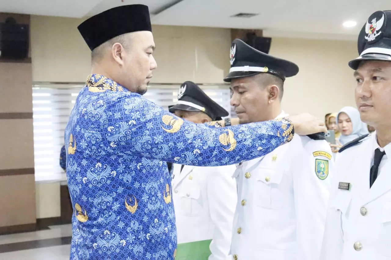 Bersamaan Hari Desa Nasional, Bupati Inhu Lantik PAW dan Pj Kades