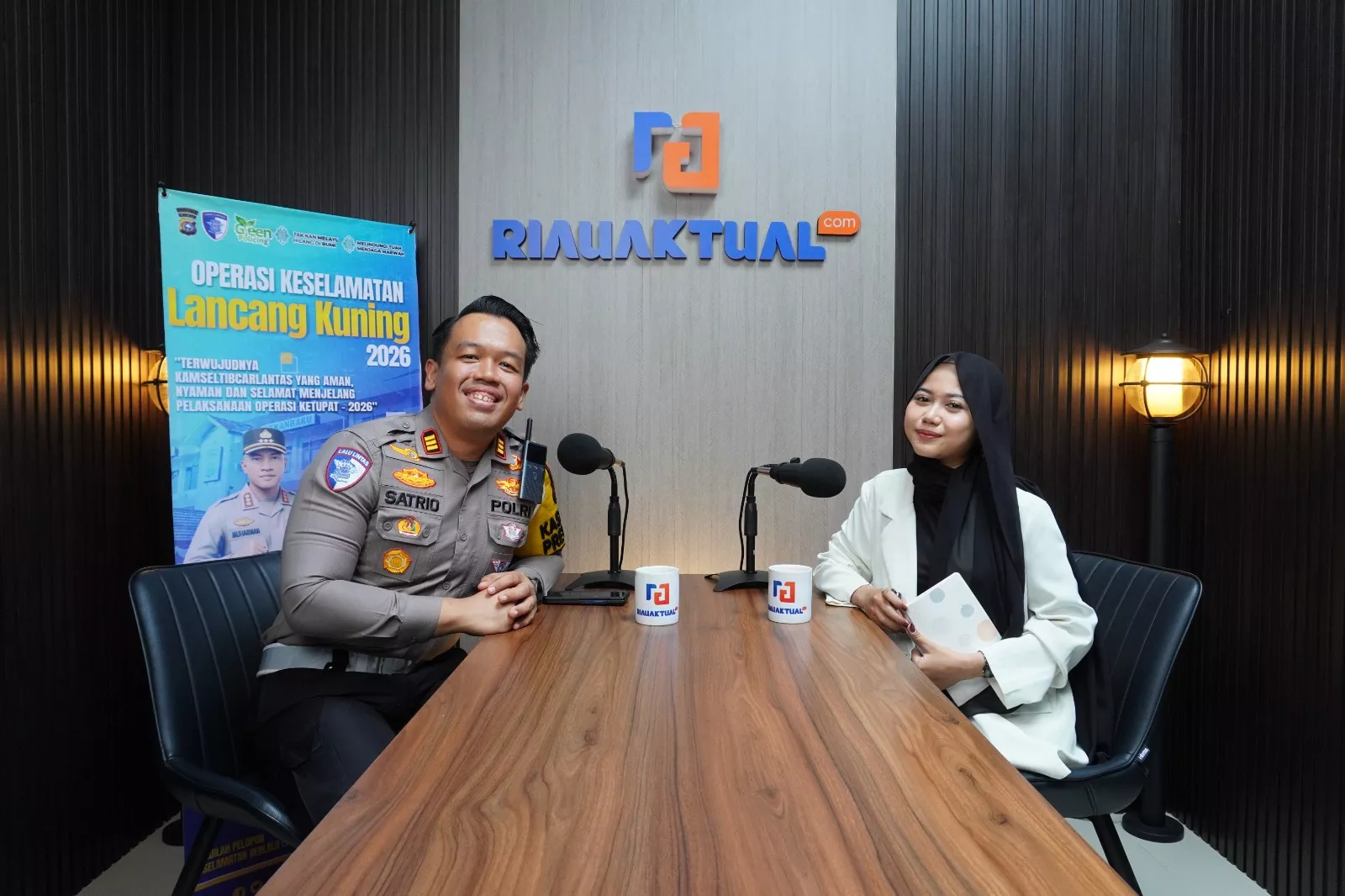 Tertibkan Pengendara Berlalu Lintas di Pekanbaru, AKP Satrio Bocorkan Cara Jitunya di Podcast Riauaktual.com