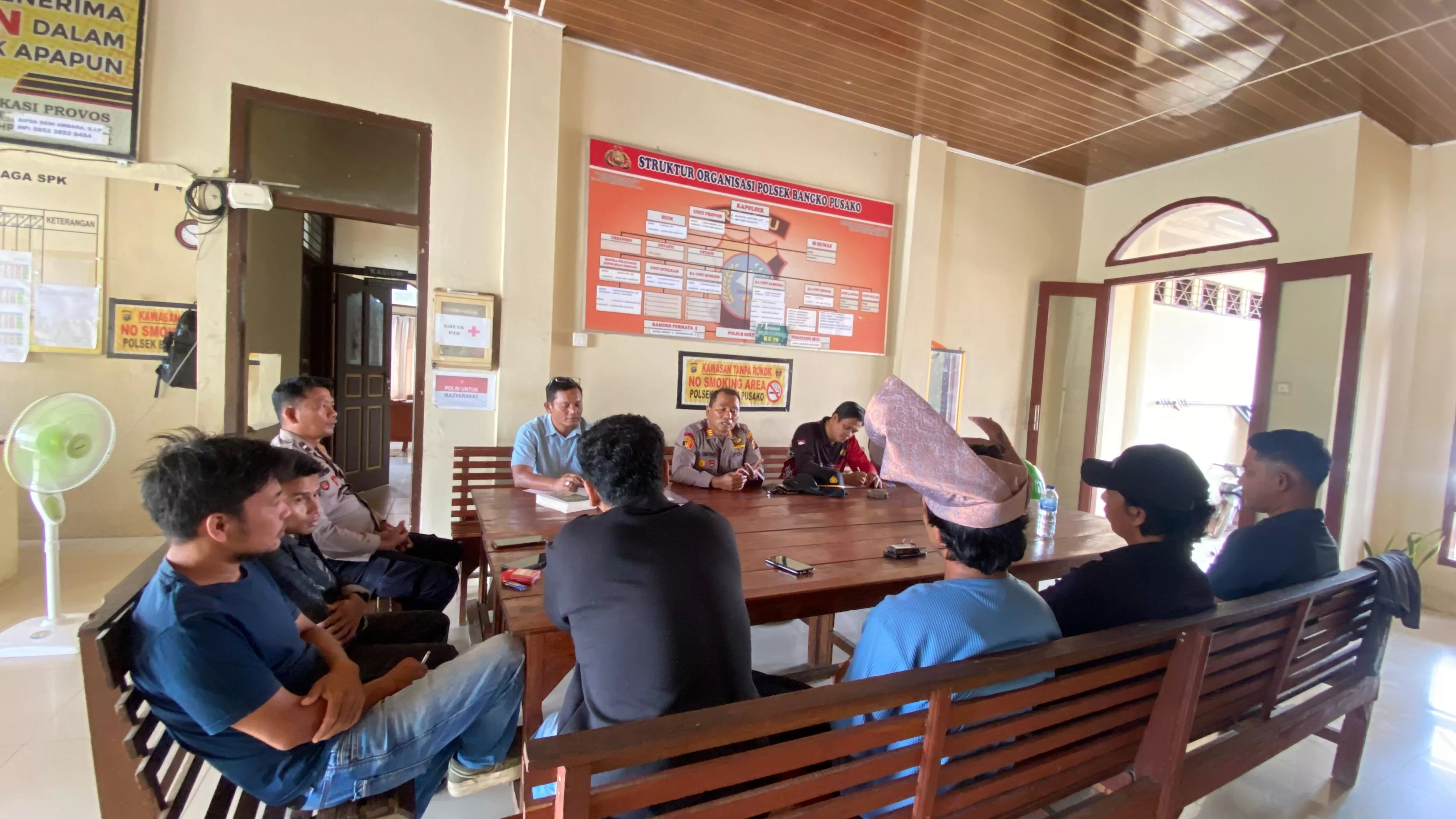 Curhat Lewat Spanduk, Pemuda Sungai Manasib Ajak Polisi Perangi Narkoba