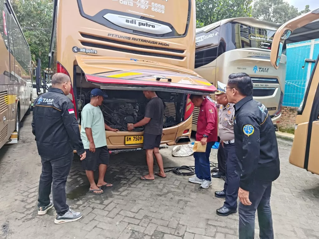 Operasi Keselamatan 2026, Polantas Cek 150 Kendaraan Angkutan di Pekanbaru