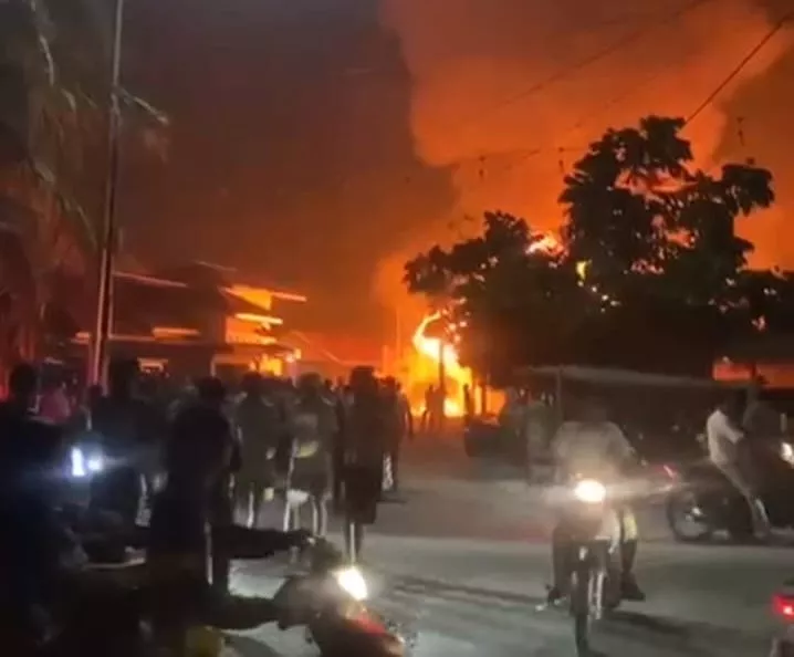 Pasar Lama Rohul Terbakar, 30 Kios Hangus Diduga Akibat Korsleting