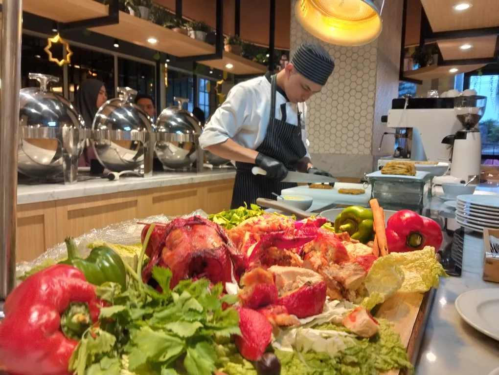 Makan Siang All You Can Eat di Grand Zuri Hotel Pekanbaru Mulai Rp65.000 per Pax