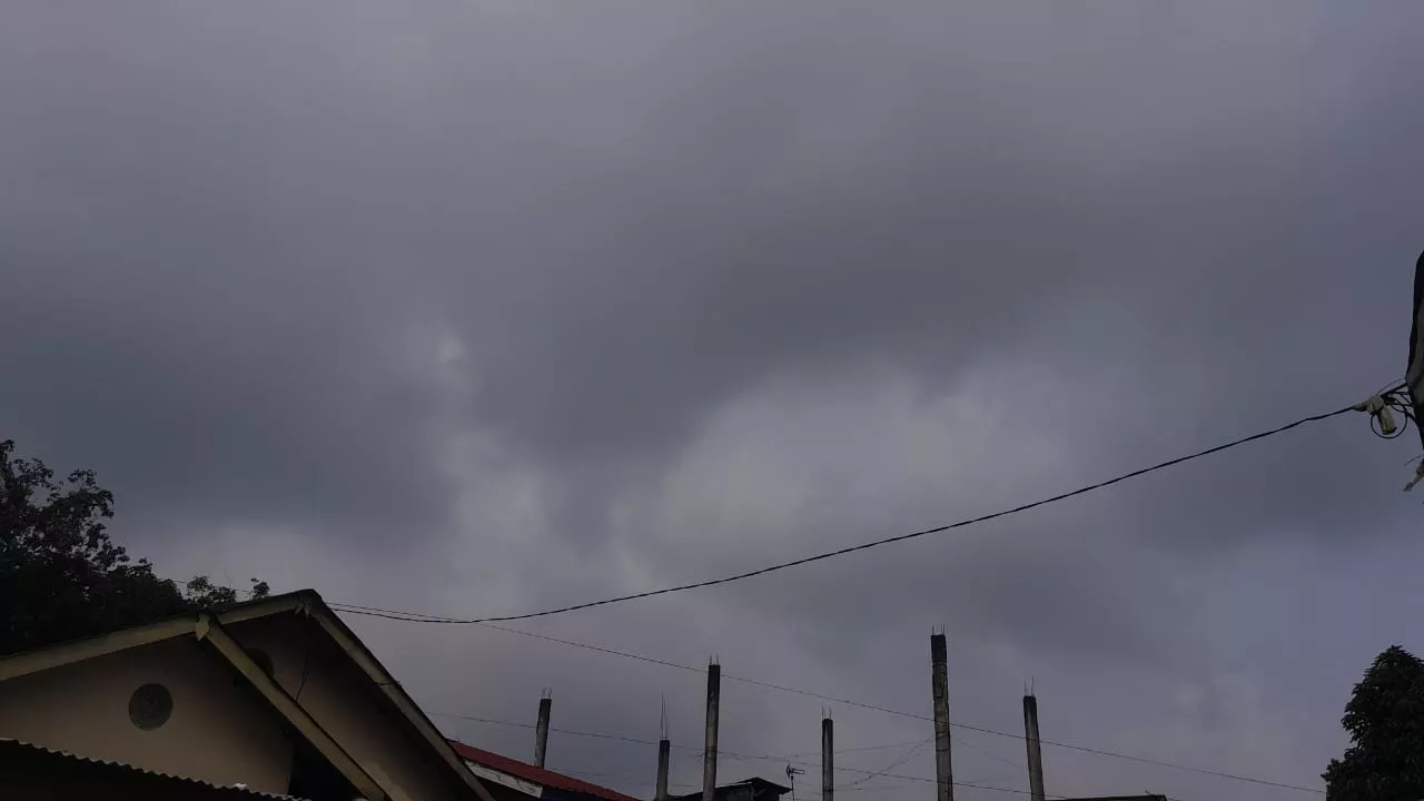 Cuaca Riau Didominasi Cerah Berawan, BMKG : Curah Hujan Menurun 3 Hari ke Depan 