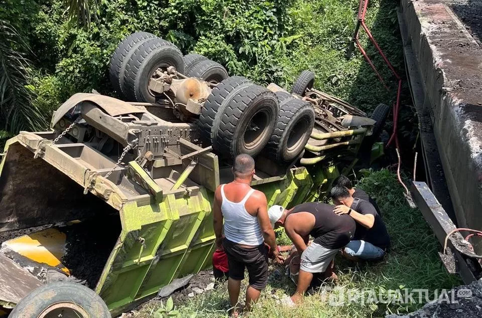 Truk Batu Bara Diduga Rem Blong, Sopir Tewas Terhimpit Kabin