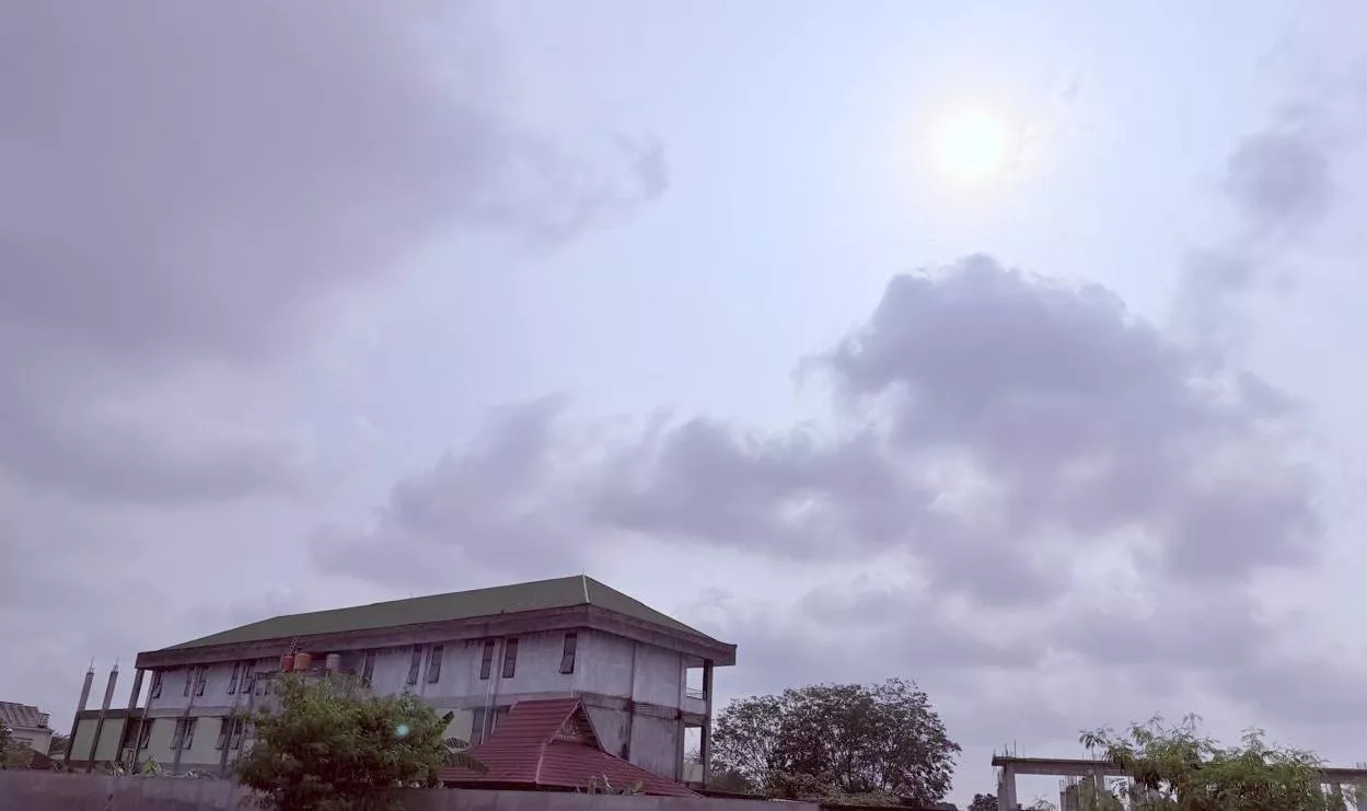 Cuaca Riau Didominasi Cerah Berawan, BMKG : Curah Hujan Menurun 3 Hari ke Depan 