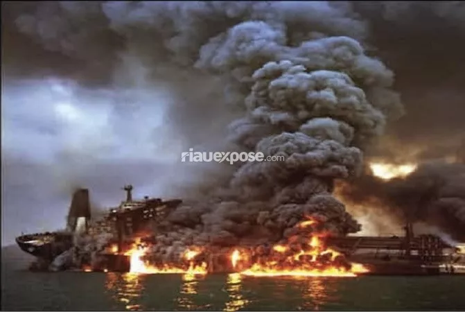 Kapal Tanker Raksasa Kedua Meledak di Selat Hormuz, 2 Juta Barel Minyak Terancam