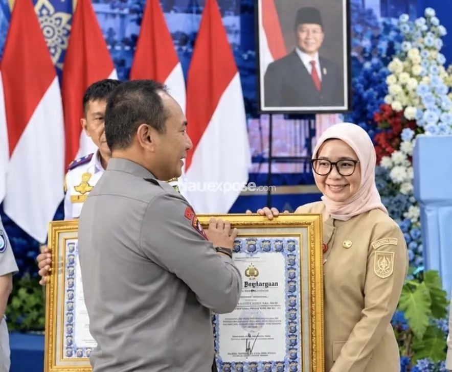 Bapenda Riau Terima Penghargaan Kapolda, Dukung Kamseltibcarlantas