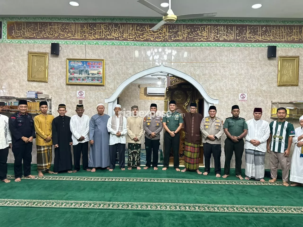 TNI-Polri Turun ke Sumber Sari, Subuh Berjamaah hingga Tanam Pohon