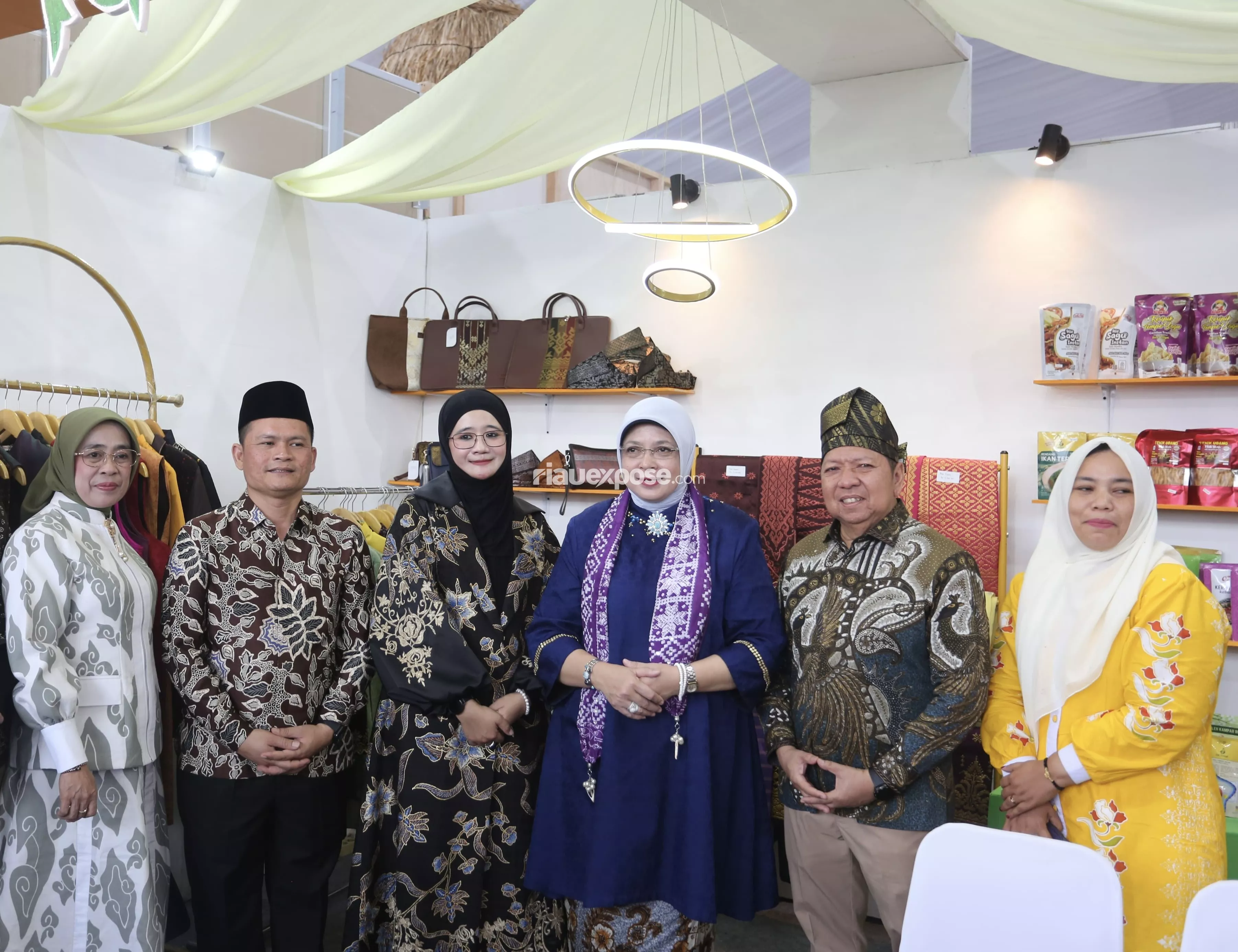 Batik Khas Riau dan Songket Curi Perhatian di Bazar UMKM MTQ 2026