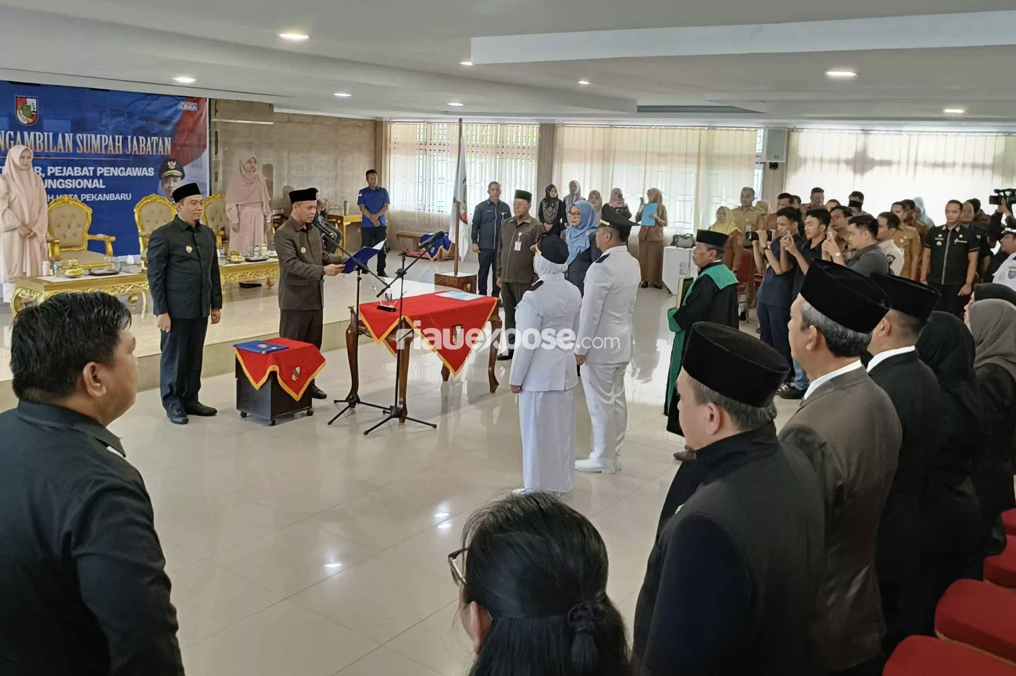Wako Agung Lantik 57 Pejabat Pemko Pekanbaru, Camat Rumbai Berganti