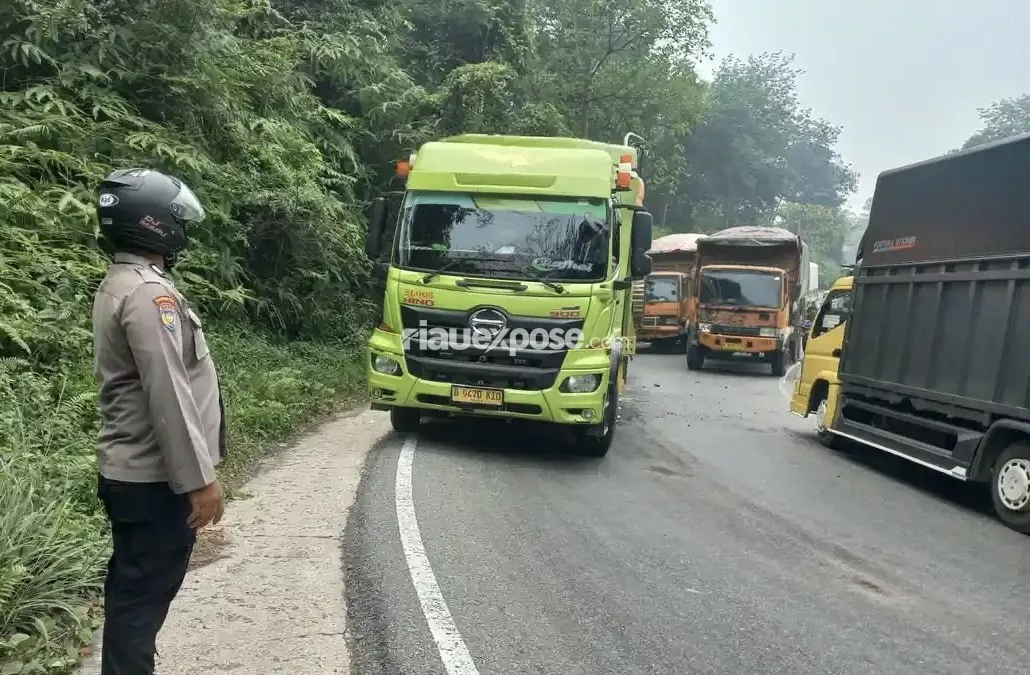 Terima Laporan 110, Polsek Kuantan Mudik Tangani Tabrakan di Perbatasan Riau-Sumbar