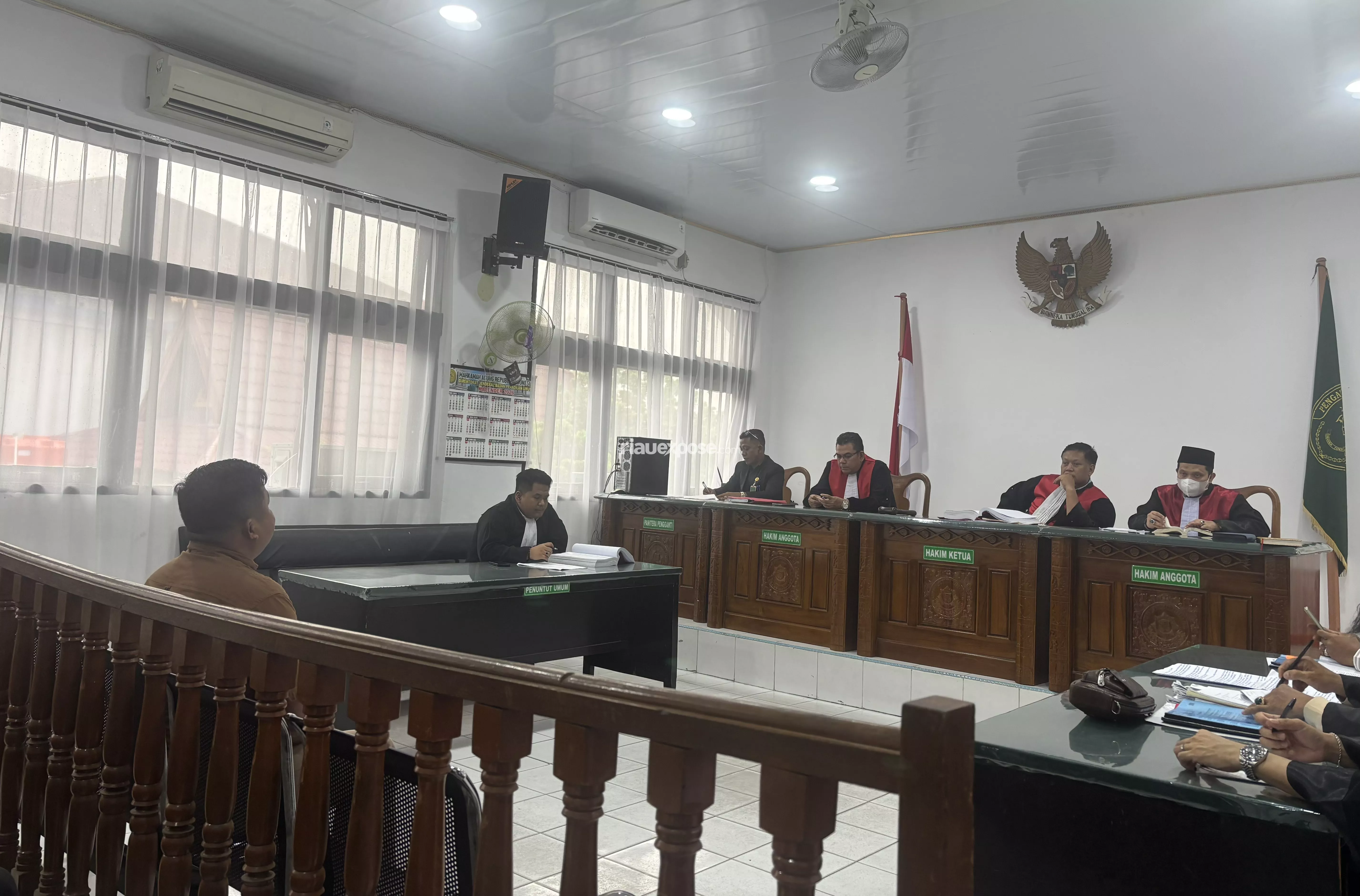 Hakim Delta Tamtama Gali Hubungan Larsen Yunus dengan Martin dan Agung
