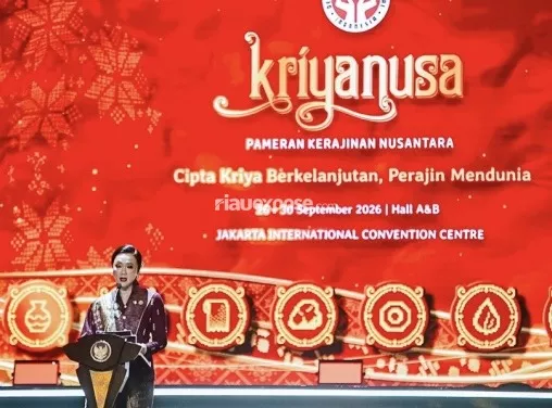 Batik Kuansing Motif Perahu Jalur Tampil di Kriyanusa 2026