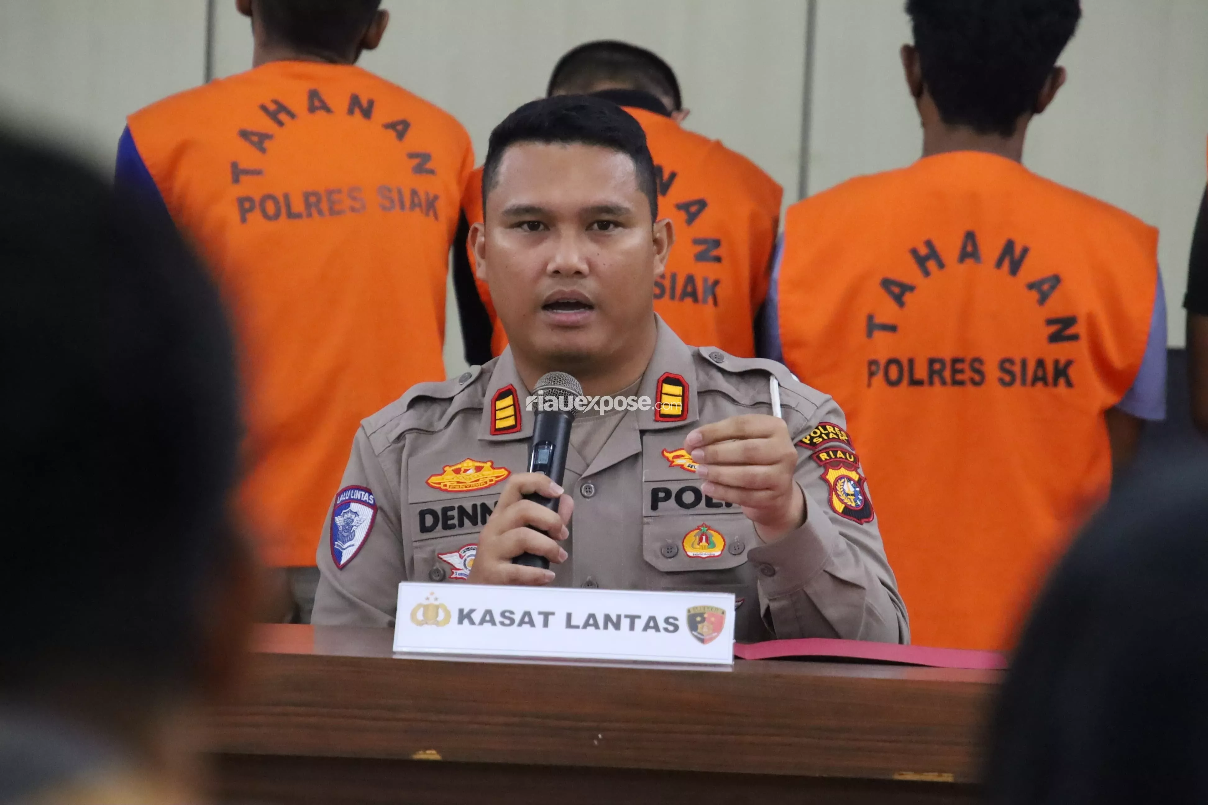  SIM Palsu Siak Dibongkar, AKP Denny Imbau Warga ke Satpas Resmi