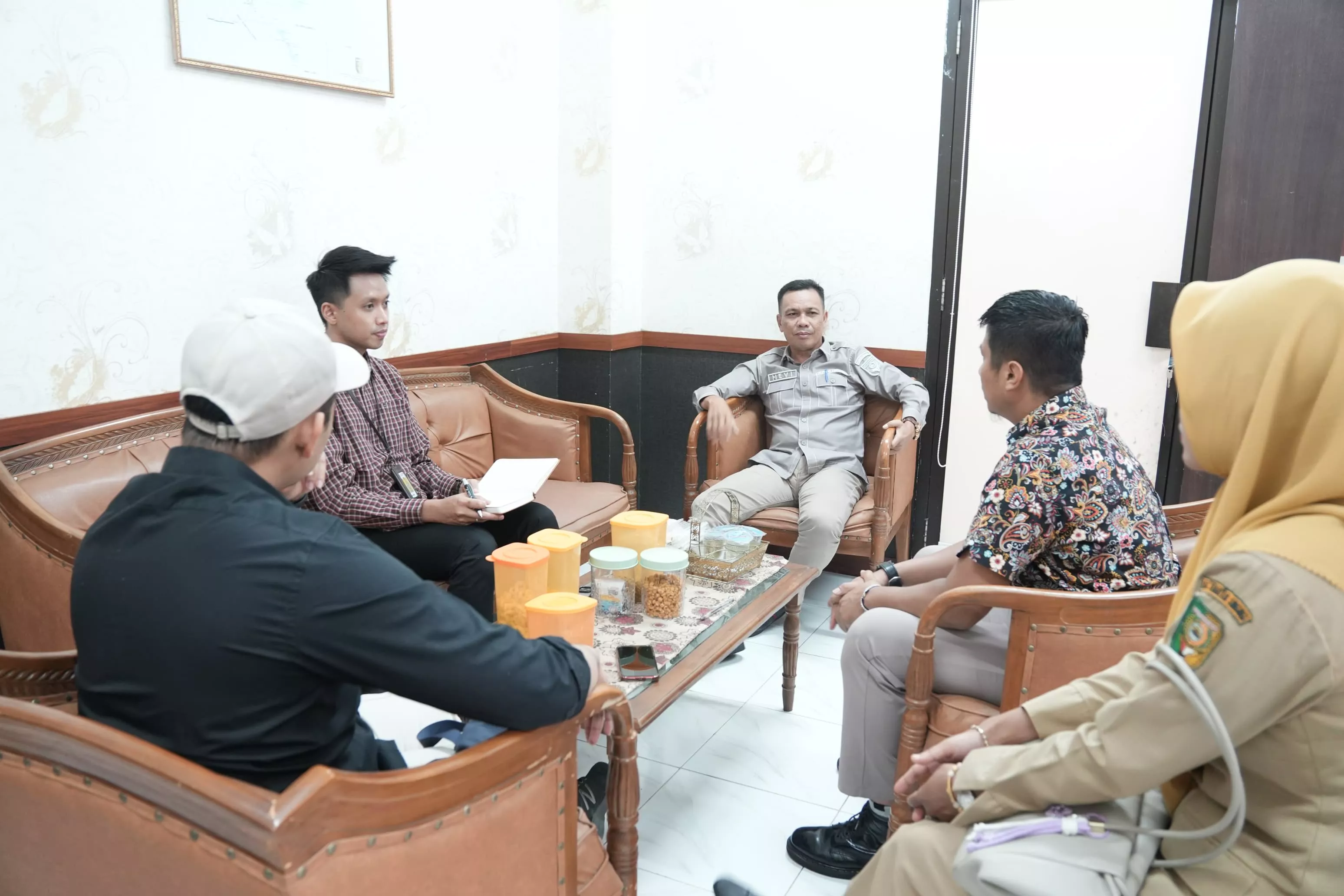 Plt. Kadis Kominfoss Kuansing Terima Kunjungan KP2KP Teluk Kuantan, Perkuat Sinergi Publikasi Edukasi Perpajakan