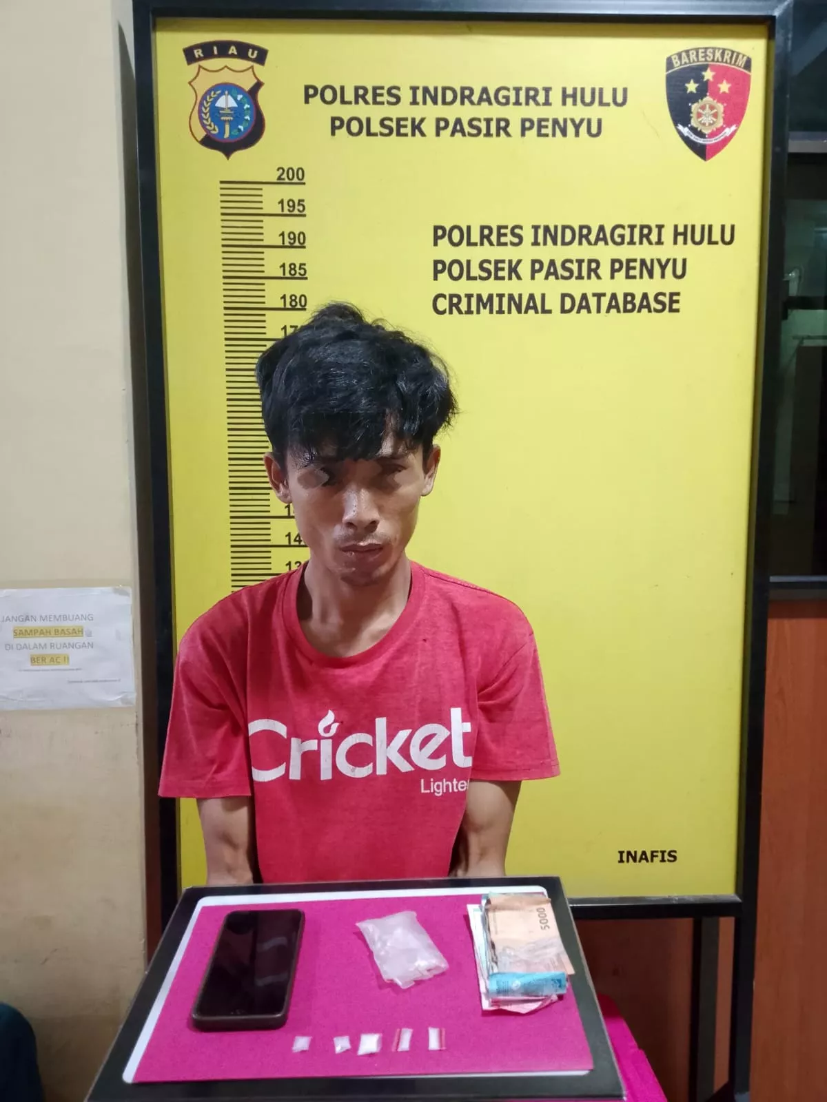 Lagi Tidur, Digrebek Polisi Sektor Pasir Penyu, Simpan 5 Paket Sabu