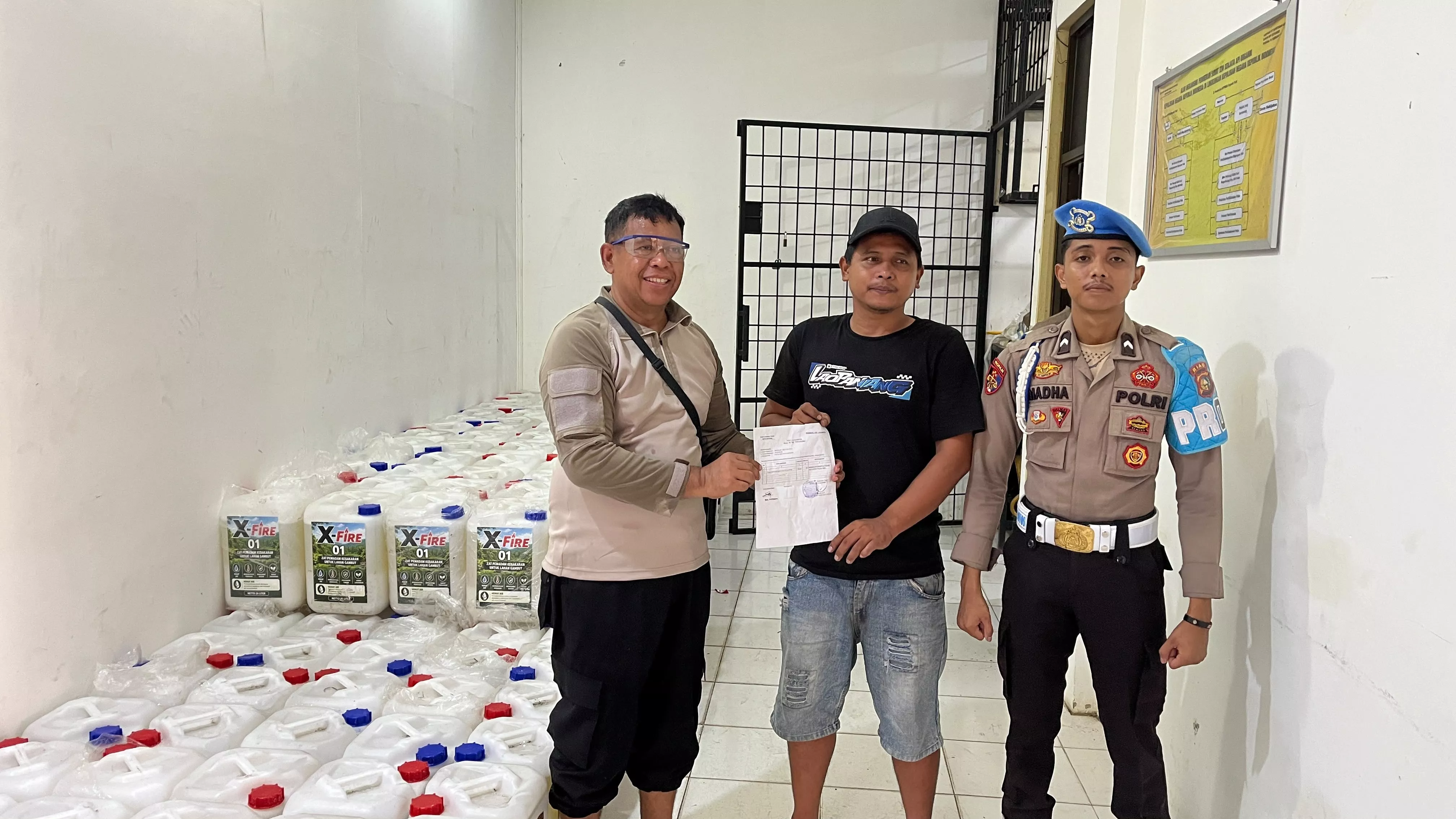 Untuk Penanganan Karhutla Di Lahan Gambut, Polres Inhu Terima Tekhnologi Cairan X Fire Dari Mabes Polri