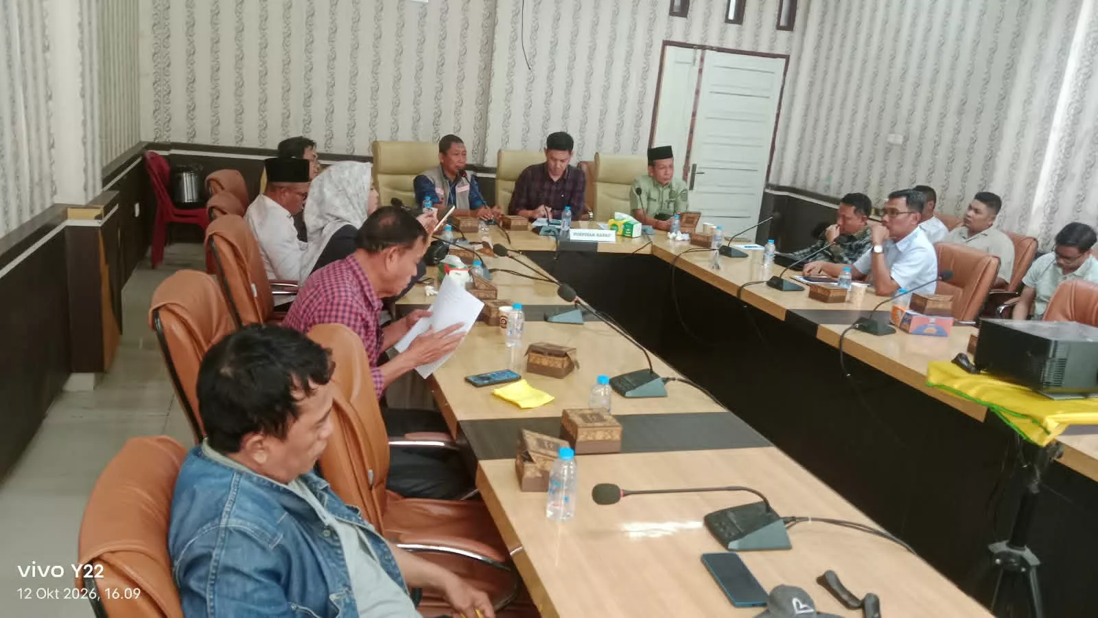 Sikapi Polemik PHK dan Rekrutmen PT SPRH, Komisi B DPRD Rokan Hilir Gelar RDP Bersama Aliansi Masyarakat