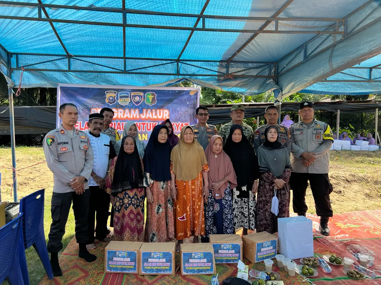 Polres Kuansing Salurkan Sembako dan Layanan Kesehatan Gratis Melalui Program JALUR di Desa Koto Kombu