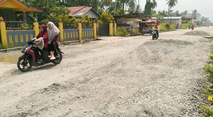 PUPR Rohil Mulai Perbaiki 13 Ruas Jalan di Bangko