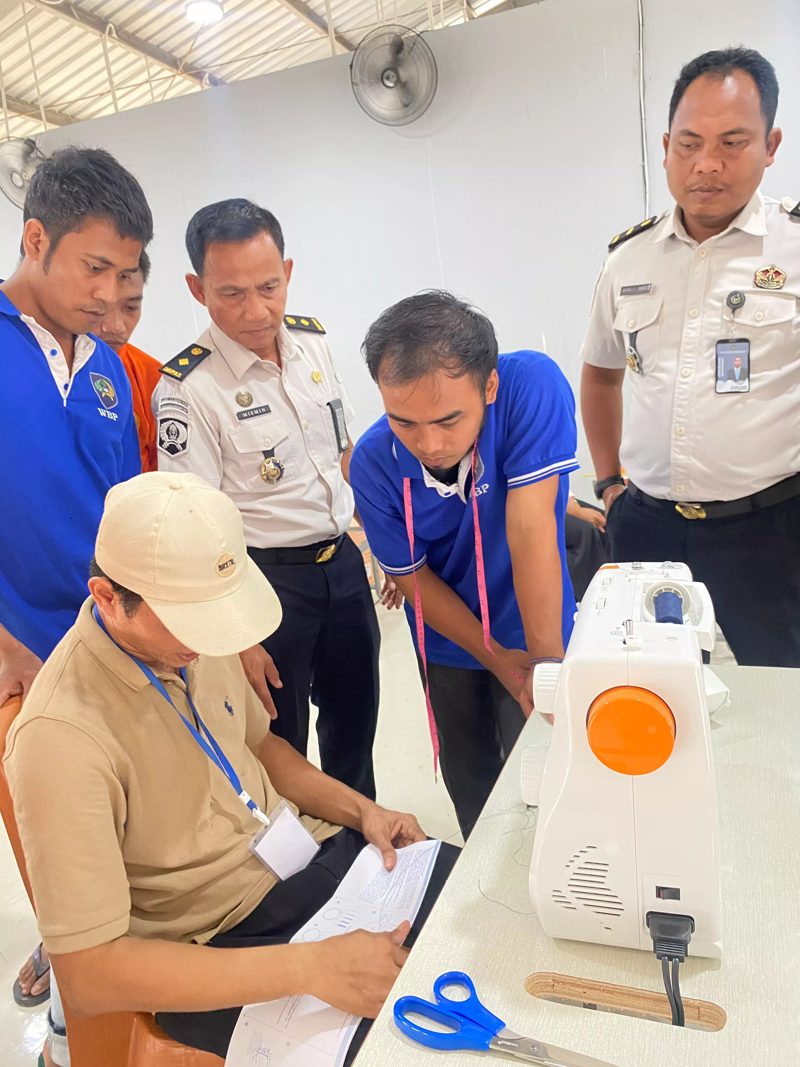Merajut Kemandirian di Balik Tembok Lapas: WBP Bagansiapiapi Diberi Pelatihan Menjahit Intensif