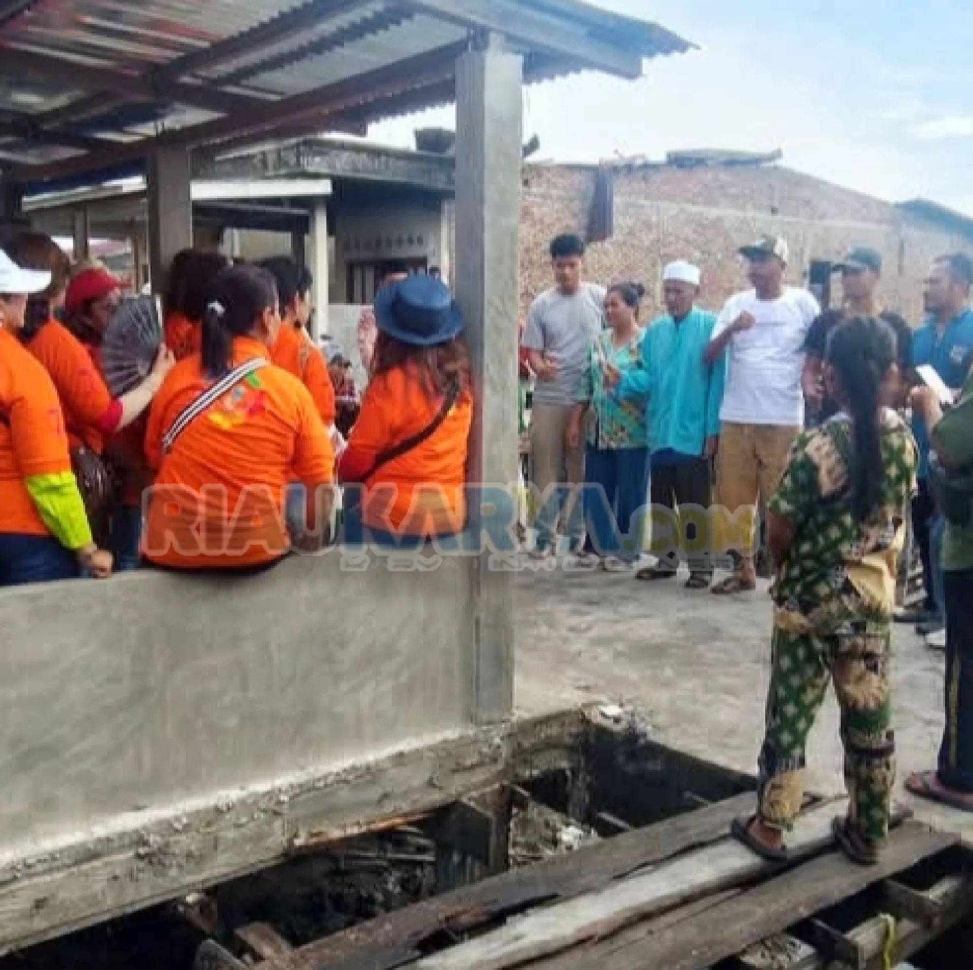 Ringankan Beban Korban Kebakaran di Panipahan Darat, Komunitas Best Club Medan Salurkan Sembako