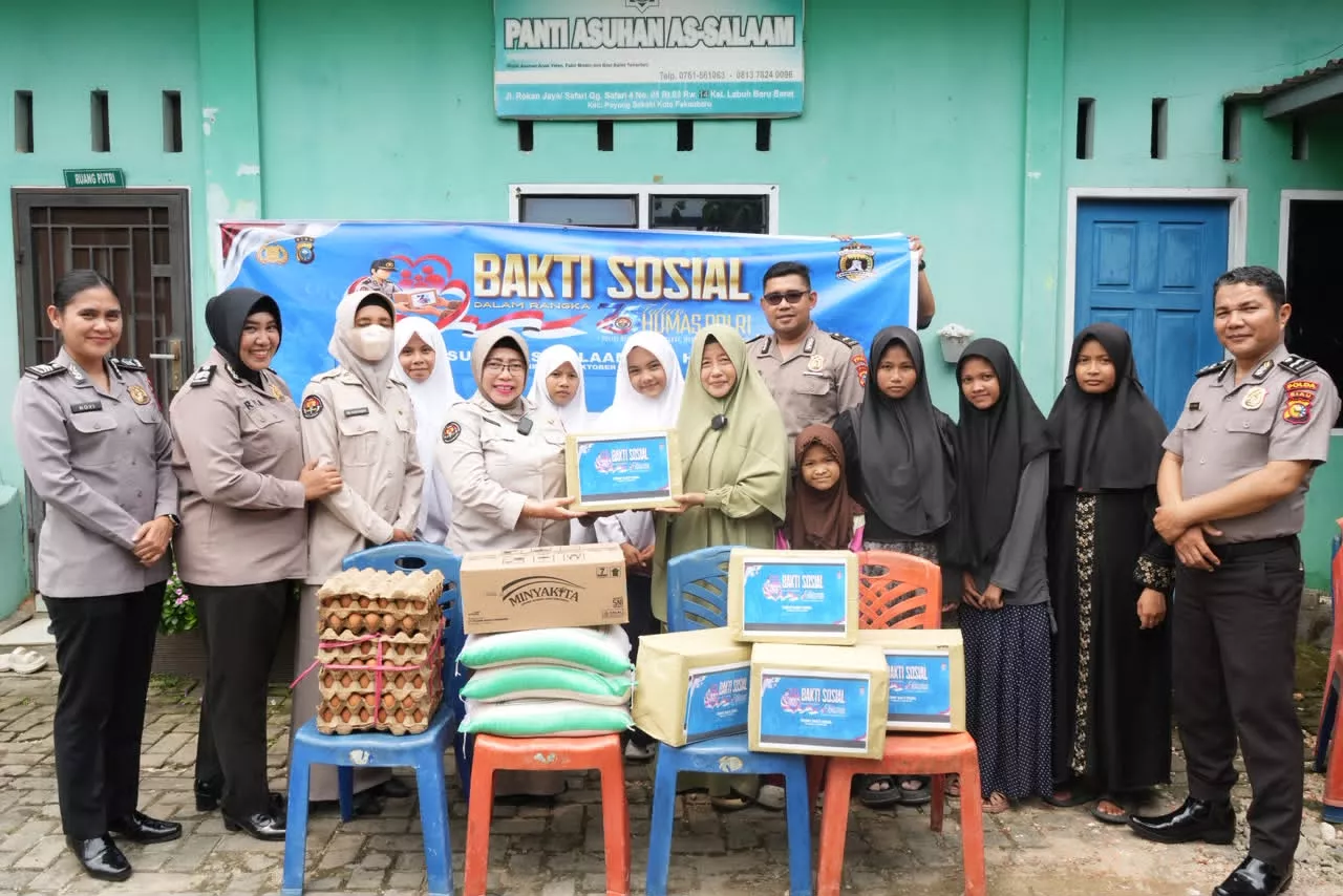 Sambut Hari Jadi ke-75 Humas Polri, Bidhumas Polda Riau Berbagi Kebahagiaan di Dua Panti Asuhan