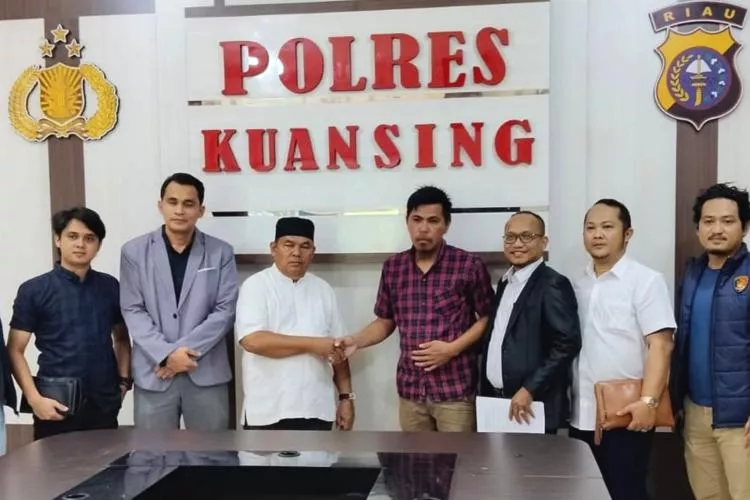 Polda Sitanggang dan Datuk Darwis Berdamai di Mapolres Kuansing, Polemik Berakhir