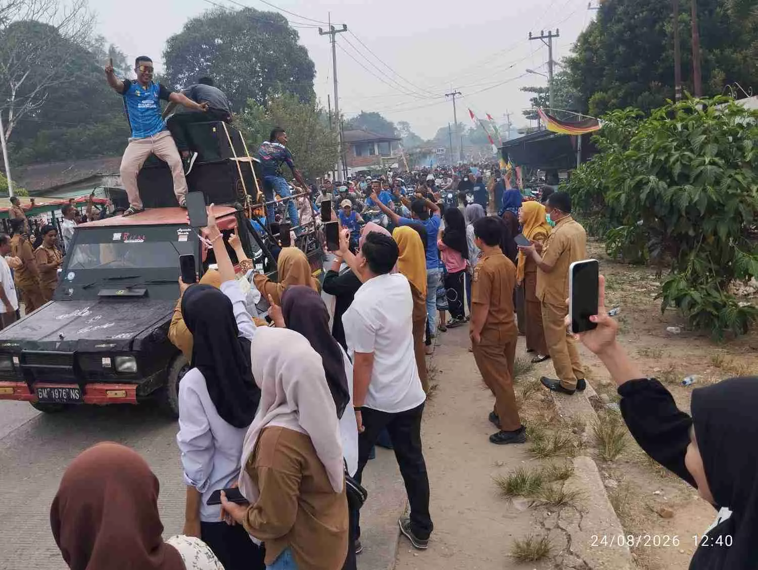 Pawai Kemenangan Pacu Jalur di Cerenti Berlangsung Meriah, Alam Cahayo Tuah Nagoghi Juara 1