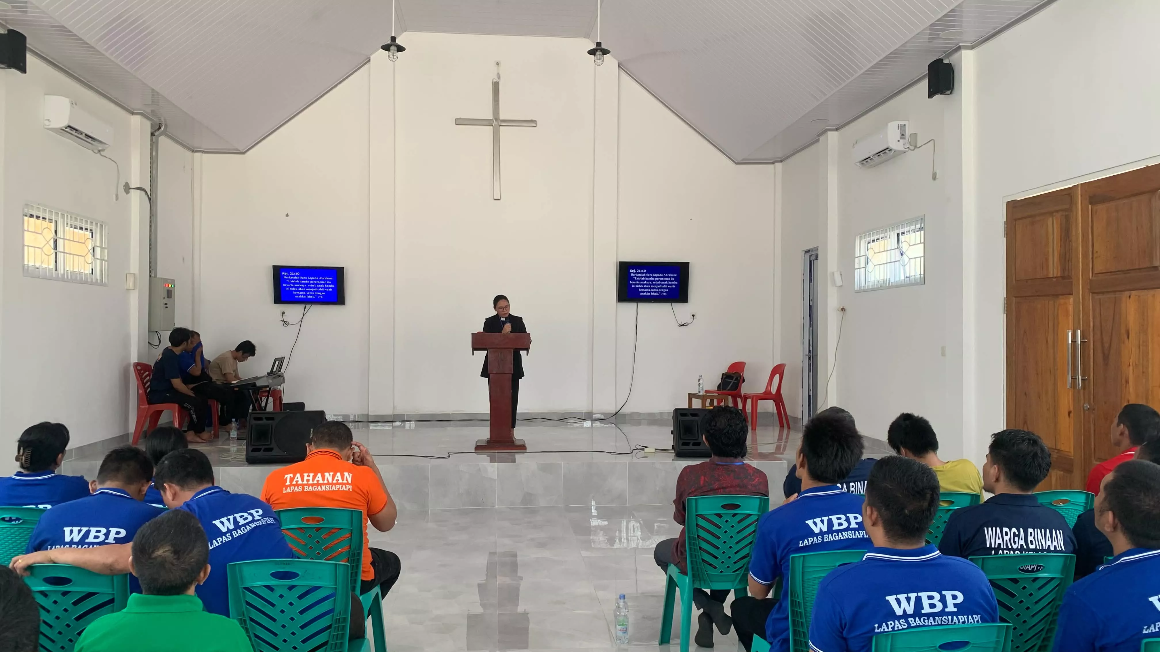 Penuhi Hak Spiritual Warga Binaan, Lapas Bagansiapiapi Fasilitasi Ibadah Gereja Oikumene yang Lebih Layak