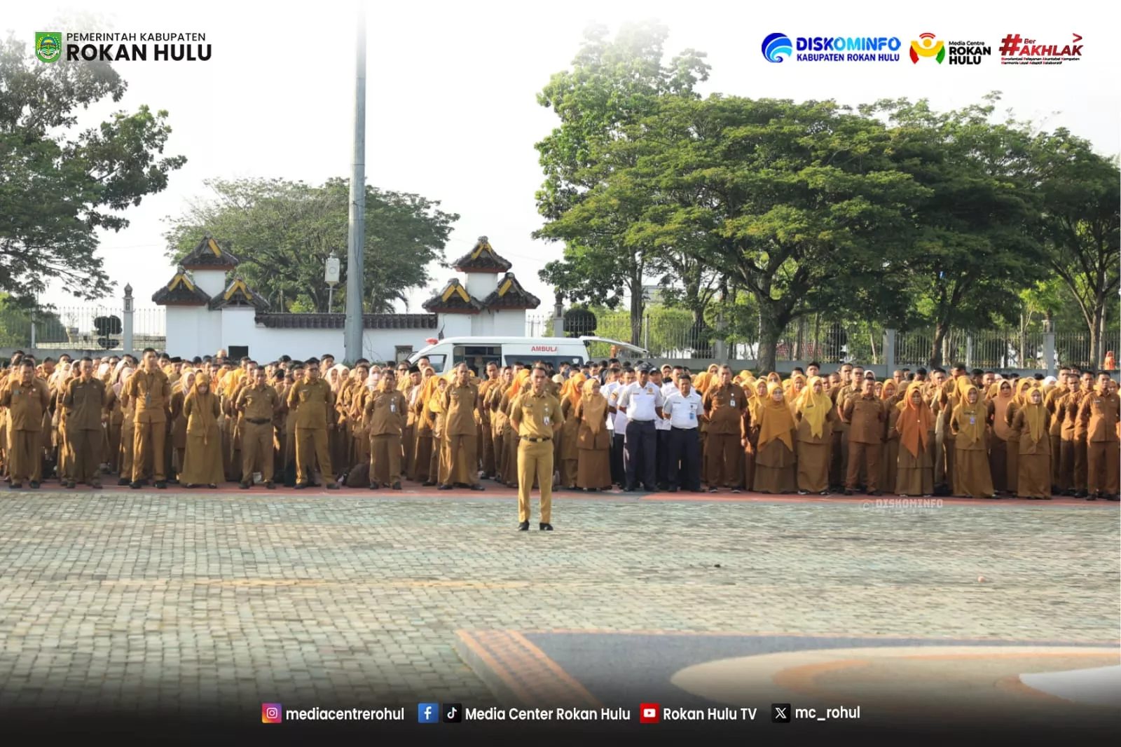 Pimpin Apel Pagi ASN Pemkab Rohul, Wabup Syafaruddin Poti Tekankan Disiplin dan Pelayanan Prima
